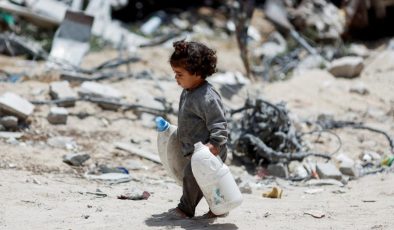 Göçe zorlanan Filistinliler, susuzlukla mücadele ediyor